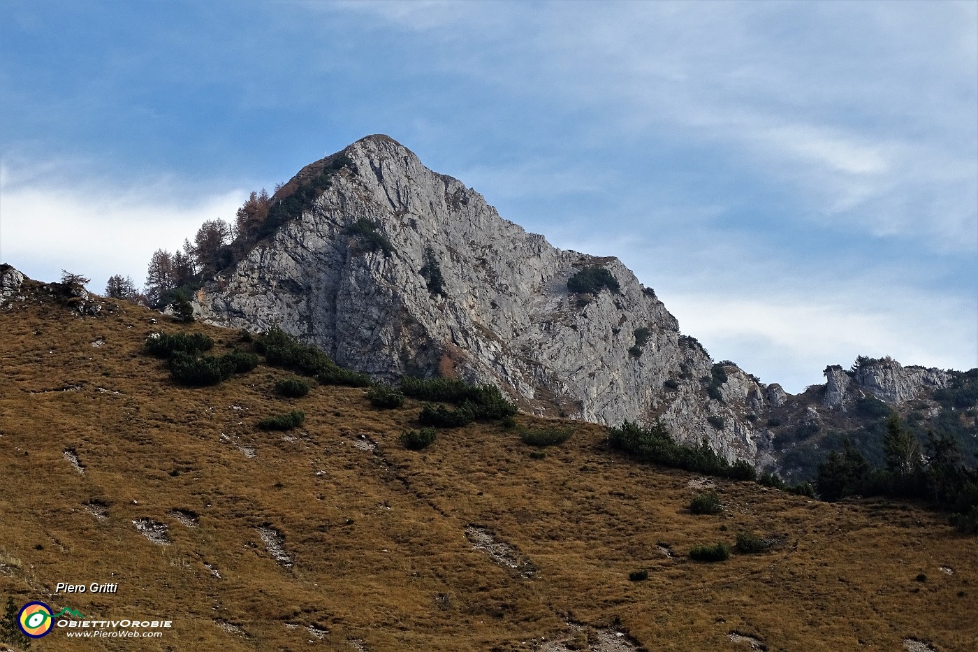 79 Sguardo indietro alla cima del Pizzo Badile.JPG